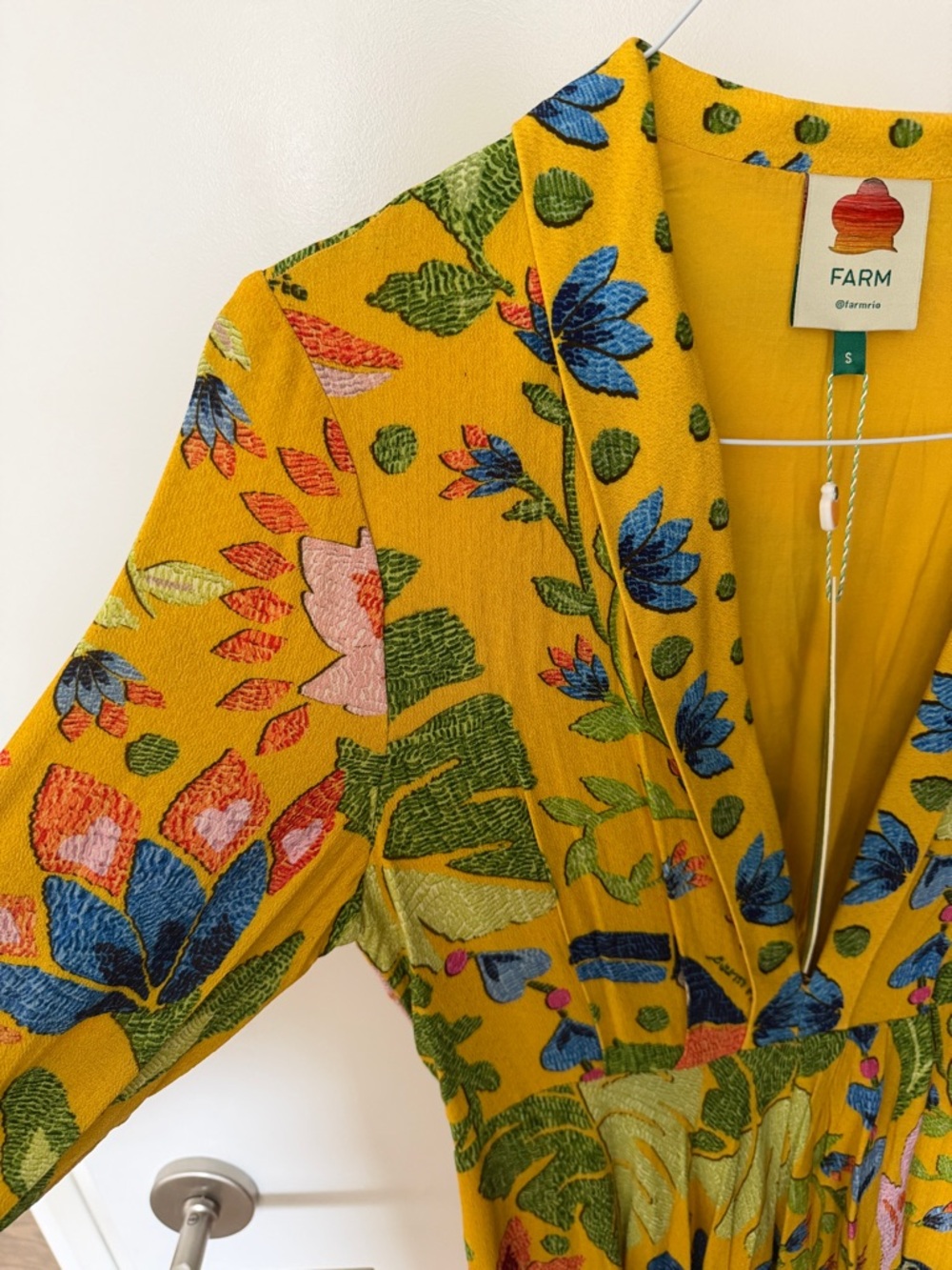 FARM Rio summer Garden Yellow Floral V-Neck Long-Sleeve Maxi Dress NWT - Picture 7 of 10